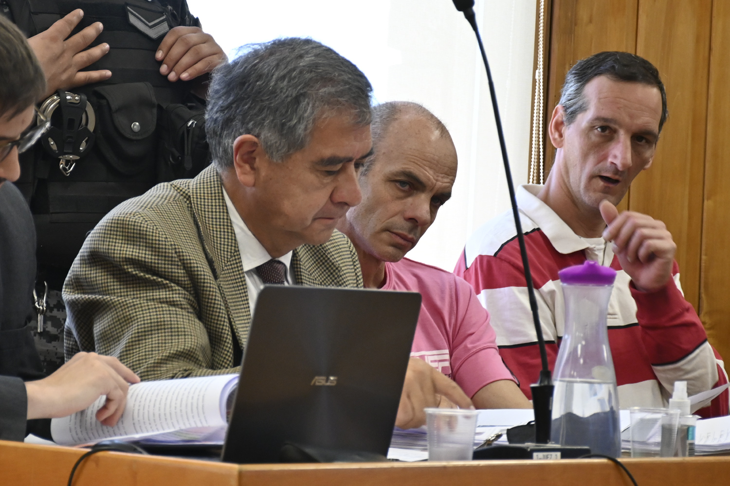 El abogado Ernesto Saavedra, junto a su asistido Martín Feilberg, que fue condenado a 5 años de prisión por un tribunal de juicio. (foto de archivo de Alfredo Leiva)

 Ternero. Foto: Chino Leiva