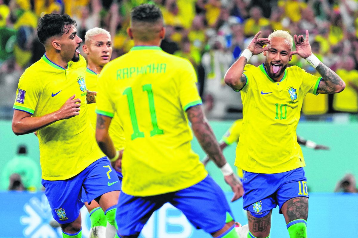 Con Neymar como principal referente en ataque, los brasileños buscan ratificar su chapa de candidatos. (AP Foto/Manu Fernández)