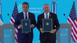 Massa justificó el acuerdo por el intercambio de información: «es un acto de justicia tributaria»