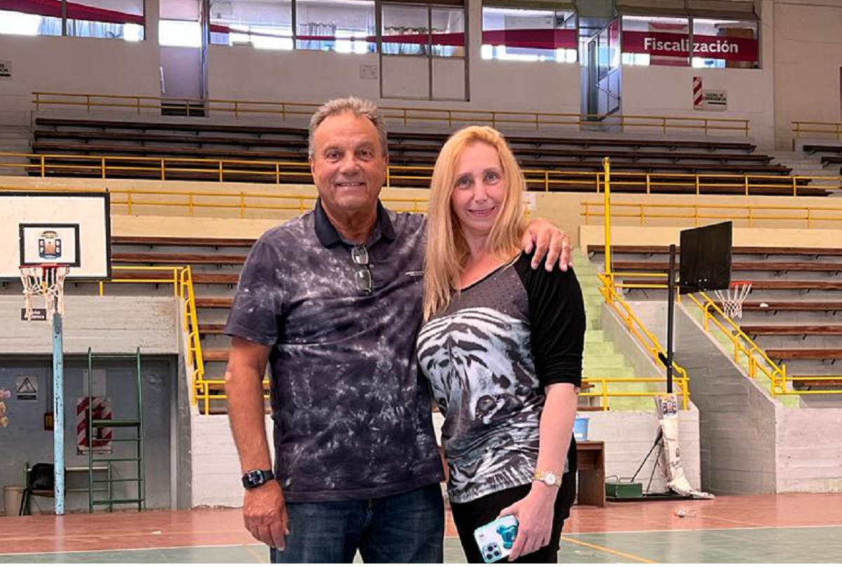 Carlos Eguía y Karina Milei en el gimnasio del Parque Central. foto: gentileza.