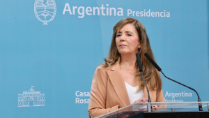 Cerruti consideró que para el diario La Nación «la Argentina se divide entre blancos y negros»