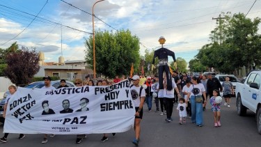 Las familias de Molina, Jara y Herrera volvieron a movilizarse (Foto: Andrea Vazquez)