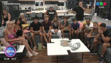 Esta noche, Thiago deberá salvar a uno de los nominados.