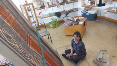 Malvina Escobar.... una artesana que se propuso crear una prenda que identifique a la mujer.. Foto: José Mellado.