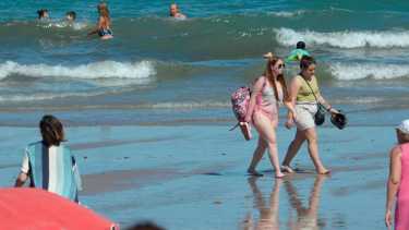 Sigue la búsqueda del joven tripulante que naufragó en San Antonio. Foto: Martin Brunella
