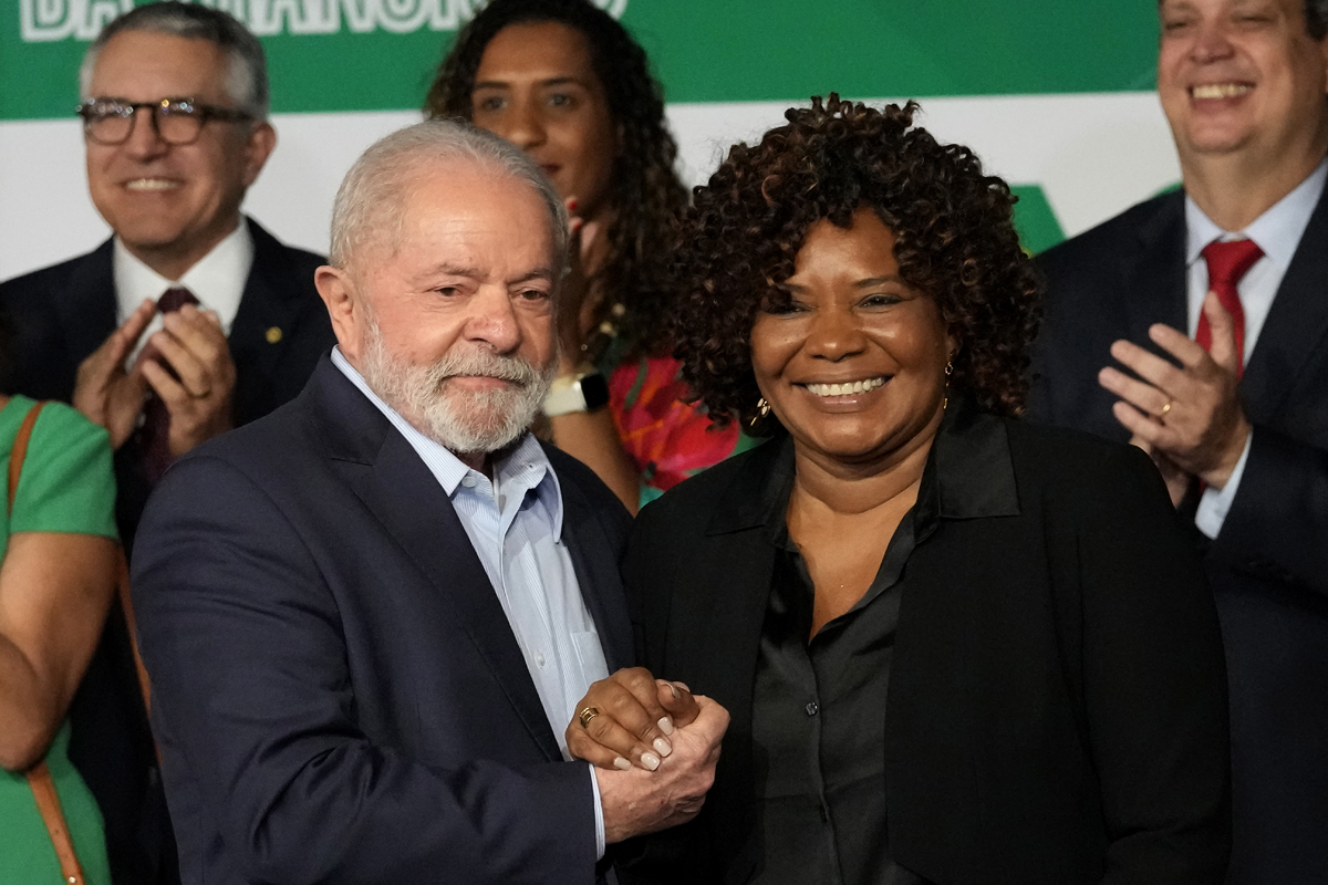 Lula y su equipo de trabajo se preparan para la asunción presidencial del próximo domingo. Foto AP/Eraldo Peres.