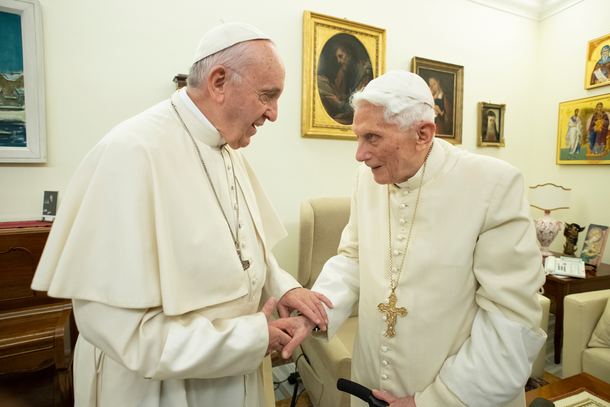 Al renunciar, el papa emérito Benedicto XVI, el alemán Joseph Ratzinger, le abrió las puertas a Francisco. Foto Archivo.