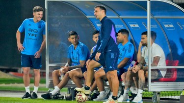La Selección empezó a entrenarse y Scaloni piensa en el equipo para la final contra Francia