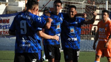 Rincón festejó en Roca y avanzó a los cuartos de final. (Foto: Adrián Hernández / Manantial Deportivo)