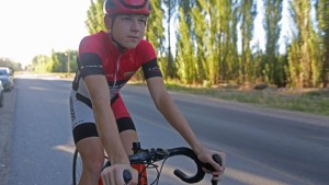 Lolo tiene 17 años y un sueño en bicicleta que apunta hacia Europa