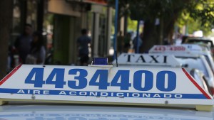 Aumentó el taxi a Roca: ¿Cuánto vale la bajada de bandera?