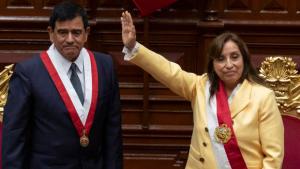 Crisis en Perú: proponen la asunción del jefe del Congreso, cuando la presidenta viaje al exterior