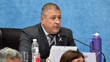 El campeón en pesas, con un récord de 240 kilógramos, en su labor parlamentaria. Foto: ARCHIVO