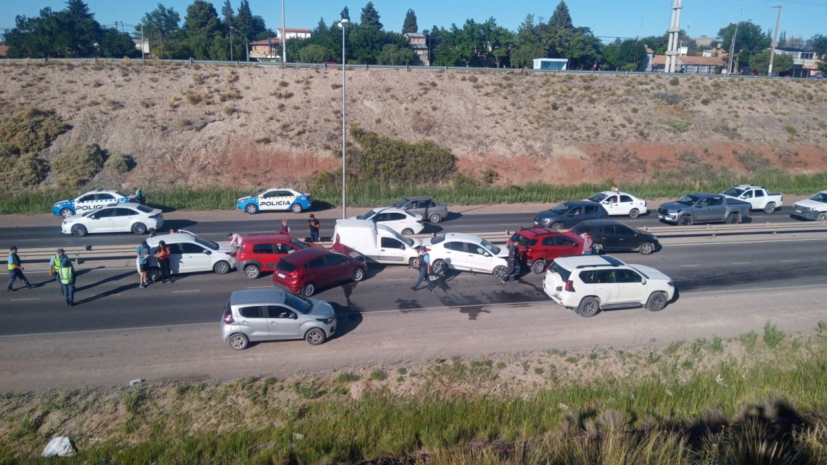 Siete vehículos protagonizaron un choque en cadena sobre la Ruta 7 en ...