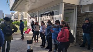 Sigue el bloqueo de un municipio del centro de Neuquén por falta de terrenos