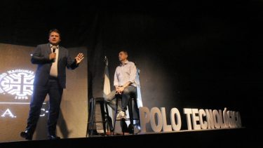 “El Estado sólo es la chispa que enciende la inversión privada en la que participan todos”, aseguró el jefe comunal. Foto: Yamil Regules.