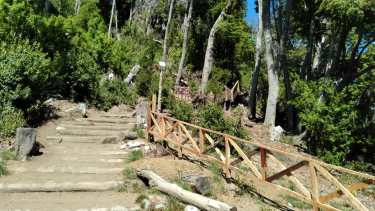 El sendero para recorrer la Península Quetrihue tiene horarios para ciclistas y peatones. Foto: Gentileza