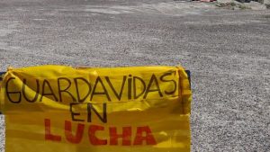 Guardavidas alertan sobre la falta de personal en las playas de Viedma y El Cóndor