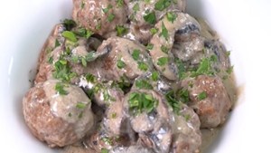 Albóndigas con salsa de hongos