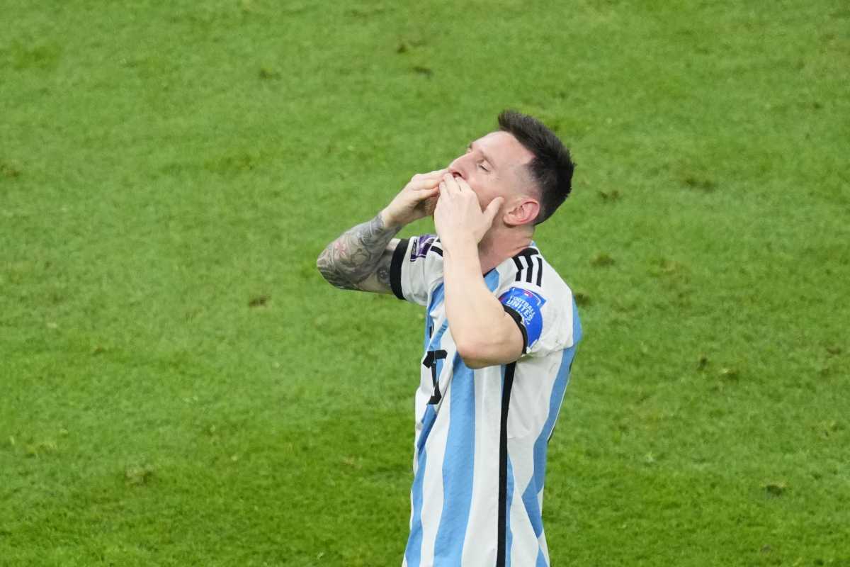 Messi llevó a la Argentina a conquistar la tercera copa del mundo. (AP Photo/Hassan Ammar)