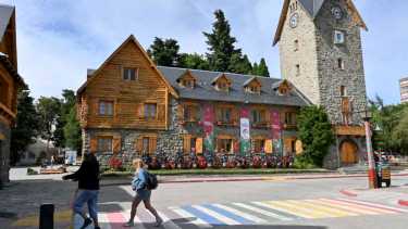 Empresarios hoteleros y del sector mercantil cuestionaron el decreto de Nación por el bono de 60.000 pesos. (foto de archivo)