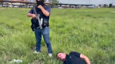 Una captura del video que se difundió en el momento en que Camacho fue detenido. 