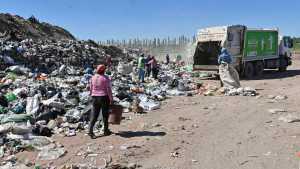 Críticas a la gestión de Di Tella por el estado del basural de Cipolletti