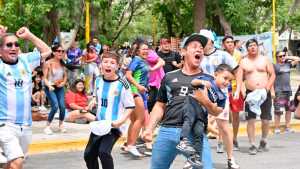Festejos en Cipolletti por Argentina campeón mundial en 10 fotos