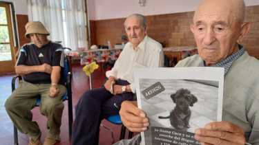 En el hogar todos están tristes. Coco dejó un  gran vacío entre los adultos mayores internados que se encuentran alojados allí. (Foto: Gentileza Somos El Valle)
