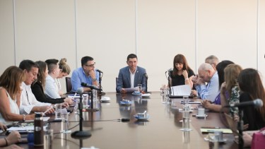 Diputados y ministros se reunieron ayer en la Legislatura tras varios meses de parate. Foto: gentileza.