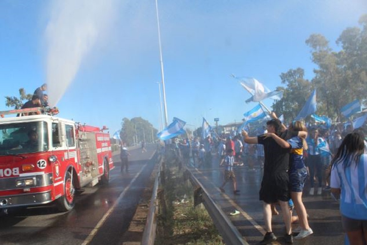 El especial festejo en Centenario tras el partido de Argentina se volvió viral. Foto: Centenario Digital.