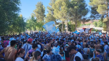 Euforia por Argentina finalista: así se festejó en el corazón de Vaca Muerta. Foto: Gentileza Radio Municipal Añelo