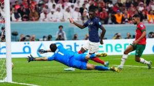 A Francia no le sobró nada ante Marruecos pero ganó 2-0 y jugará la final contra Argentina