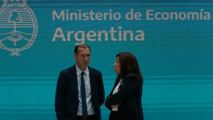 Omar Gutiérrez y Arabela Carreras cuestionaron el fallo de la Corte pero también dejaron reclamos a Nación