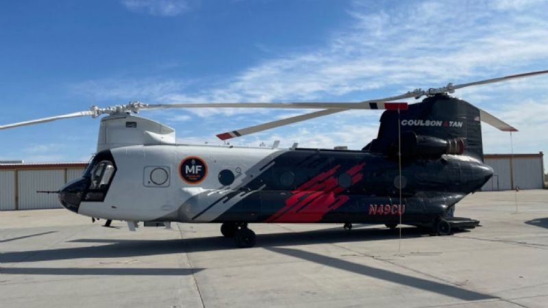 El helicóptero de Canadá que desde el 1 de enero operará en Bariloche para los incendios, tiene una gran capacidad de reserva de agua. Gentileza