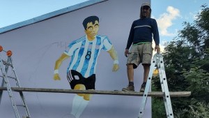 Emocionante: el mural del Huevo Acuña en un pueblo de Neuquén para la final de Argentina-Francia