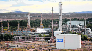 Petroleros busca destrabar un conflicto en la refinería de Plaza Huincul