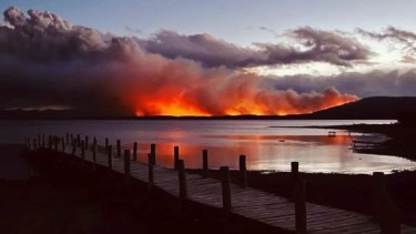 El incendio se ve desde distintos puntos de Tierra del Fuego.