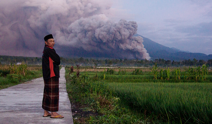 Por la erupción del volcán Monte Semeru, Indonesia elevó al máximo el nivel de alerta. Foto gentileza. 