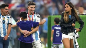 ¿Crisis? Hay rumores de separación entre Julián Álvarez y Emilia Ferrero