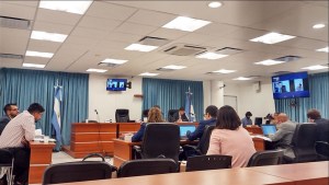 Crimen de Juliana en Neuquén: denuncia de compra de testigos en una audiencia escandalosa