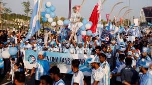 Mundial Qatar 2022: hinchas argentinos realizarán un «piquete» en Doha para pedir entradas