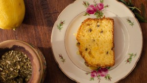 Budín con corazón y cubierta de maracuyá