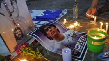 "Santo Maradona" fue uno de los principales santos favoritos para colaborar con la Selección Argentina.-