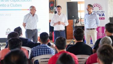 Marcos Koopmann estuvo en el cierre del programa de acompañamiento a clubes de Neuquén. Foto: Gentileza