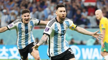 Lionel Messi festeja su gol contra Australia para el 1-0 parcial. Foto: AP