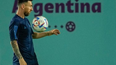 Lionel Messi, capitán y líder de la selección nacional que busca seguir avanzando en el Mundial de Qatar. 
