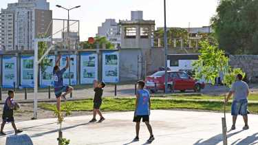 La primera etapa de la remodelación de la ex U9 involucra modificar parte del cerco perimetral hacia el muro de seguridad interno, que rodea el edificio carcelario y sus patios internos (foto FLorencia Salto)