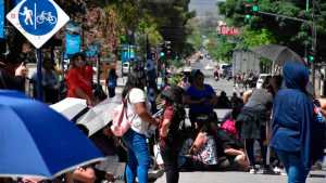 Miércoles caótico: acampes y cortes en el centro de Neuquén por la visita de Sergio Massa