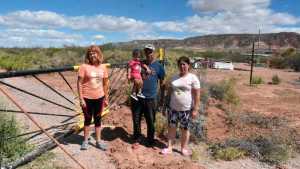 Video: «tenemos que quedarnos acá por miedo», lamentaron los vecinos que denuncian estafa en Plottier